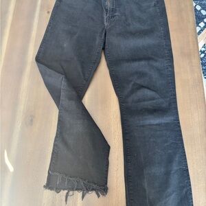 MOTHER The Insider Crop Step Fray Black Wash jeans Sz 31